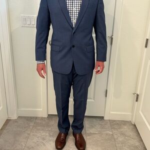 Armani Exchange Men’s 2-piece Suit. 42R jacket; Pants-34/30. Solid textured blue
